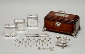 Teutrustning, ca 1735 (silver och trä)