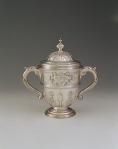 Tvåskaftad kopp och lock, 1730-31