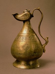 Ewer signerad Rafa (?) Ibn Saad, Khurasan, Iran, 1190 (586 Hijra) (mässing inlagd med silver & röd koppar)