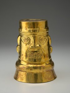 Kero (ceremoniellt dryckeskärl), ca 1000-1476 (guldlegering) av Peruvian Shool