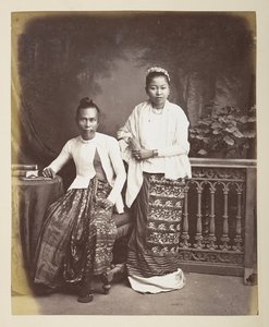 Porträtt av en burmesisk man och hustru, Fotograf: Klier, Philip Adolphe Gladstone Collection