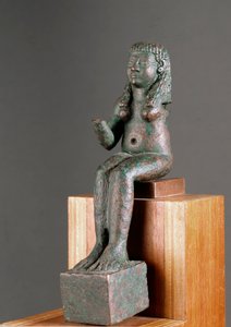 Fenicisk konst: representation av gudomen Astarte. Bronsskulptur från 700-talet f.Kr. Från helgedomen Carambolo i Spanien. Dämpa. 16 cm Sevilla, arkeologiskt museum
