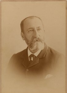 Porträtt av kompositören Camille Saint-Saëns 1835-1921. av Photo studio J. Lacroix.