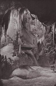 Scen i de berömda Jenolan Caves, New South Wales (s/v foto) av Photographer Australian