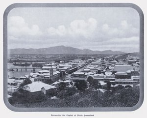 Townsville, huvudstaden i norra Queensland (s/v foto) av Photographer Australian