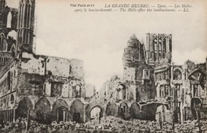 Ruinerna av tyghallen, Ypres, Belgien, efter bombardementet under första världskriget