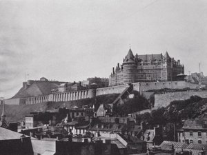 Slottet och citadellet från Lower Town, Quebec (s/v foto)