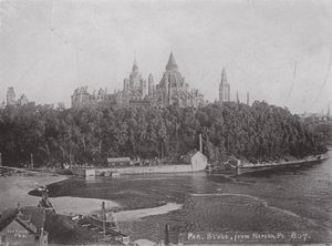 Parlamentsbyggnaderna, Ottawa, från Nepean Point (s/v foto) av Photographer Canadian