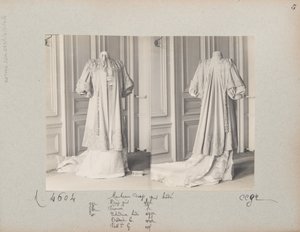 Albumsida: House of Worth, Coat av Photographer French