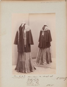 Albumsida: House of Worth, Coat av Photographer French