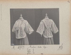 Albumsida: House of Worth, Coat av Photographer French