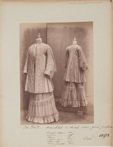 Albumsida: House of Worth, Coat av Photographer French
