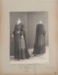 Albumsida: House of Worth, Evening Coat av Photographer French