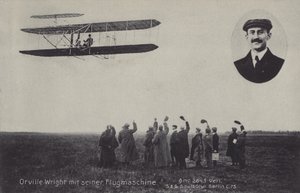 Amerikanska flygaren Orville Wright och hans flygmaskin (s/v foto) av Photographer German