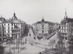 Charlottenburg, Kurfürstendamm, hörnet av Uhlandstrasse och Grolmanstrasse (s/v foto) av Photographer German
