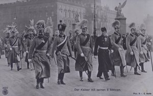 Kaiser Wilhelm II av Tyskland och hans sex söner i militäruniform (s/v foto) av Photographer German