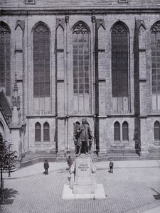 Leipzig: Thomaskirche med Bach-monumentet (s/v foto) av Photographer German