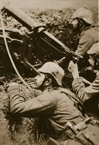 Machine Gun, deltog (sepiafoto) av Photographer German