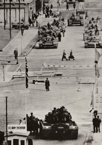 Oktober 1961, Berlin Friedrichstrasse (s/v foto) av Photographer German