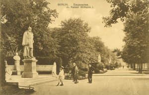 Siegesallee och staty av Kaiser Wilhelm I, Berlin (s/v foto) av Photographer German