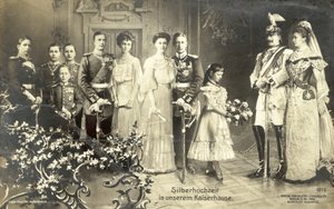 Silverbröllop av Kaiser Wilhelm II och kejsarinnan Augusta Victoria av Tyskland av Photographer German