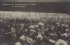 Tal av borgmästare Dr Reike till den tyske luftskeppskonstruktören Graf Ferdinand von Zeppelin (s/v foto) av Photographer German