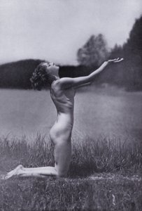 Den vackra kroppen, fysisk kultur för kvinnor (svartvitt foto) av Photographer German