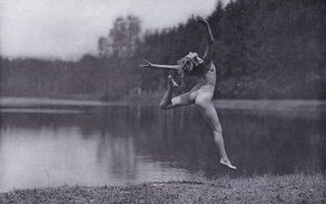 Den vackra kroppen, fysisk kultur för kvinnor (svartvitt foto) av Photographer German