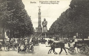 The Iron Hindenburg, Berlin (s/v foto) av Photographer German