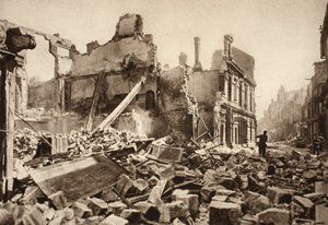 Vy över Rue St. Martin, Soissons av Photographer German