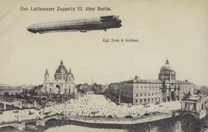 Zeppelin LZ III flyger över Berlin (s/v foto) av Photographer German