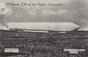 Zeppelin LZ III på Tegel skjutfält, Berlin (s/v foto) av Photographer German