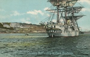 Tyskt slagskepp i Cork Harbour, Irland (foto) av Photographer Irish