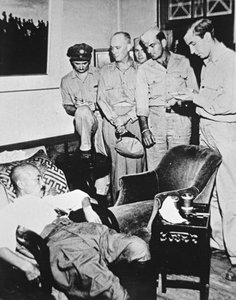 General Hideki och kvinna