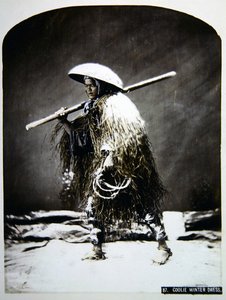 Japansk bärare i vinterkläder, ca 1900 (färgfoto) av Photographer Japanese