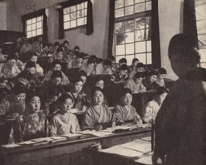 Unga japanska kvinnor under sitt sista år vid Women