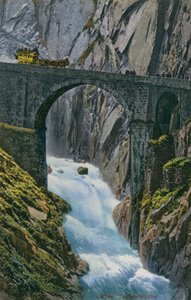 Vagnen korsar Teufelsbrucke över Schollenenklyftan i Schweiz. Vykort skickat 1913.