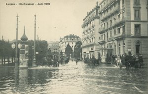Översvämningar, Lucerne, Schweiz (svartvitt foto)