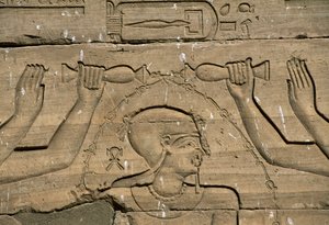 Basrelief, Kalabshatemplet (även Mandulistemplet), Aswan, byggt ca 30 f.Kr., egyptisk civilisation av Blaise Nicolas Le Sueur