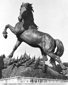 Häst med en harv, framför det första slottet i Trocadero som byggdes för den allmänna utställningen 1878, 1878 (brons)