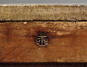 Detalj av en Ludvig XV-kommod av Pierre Roussel