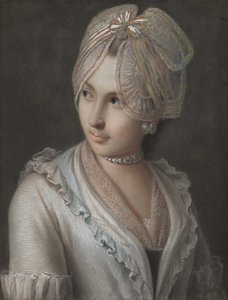 En elegant ung dam med spetsmössa av Pietro Antonio Rotari