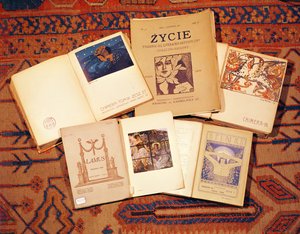 Samling litterära tidskrifter producerade i Polen ca 1900 av Polish School