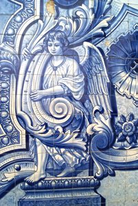 Dekorativ panel föreställande en ängel, Lamego, Portugal. 1738 (keramiska plattor) av Portuguese School