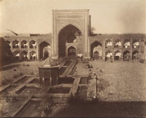 [Principal Gate of MESHED], 1840-60-tal. av Possibly by Luigi Pesce.
