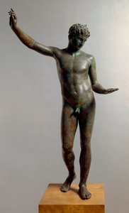 Grekisk konst: bronsstaty av "marathonens unge man" (ephebe) som representerar Hermes idrottsman tonåring tillskriven skulptören Praxitele (300-talet f.Kr.), 460 f.Kr., Dim. 130 cm - Aten, National Archaeological Museum (inv. 15118) - The Marathon Youth (e