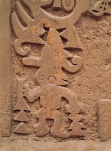 Detalj av relieferna på templet Huaca el Dragon (sten) av Pre Columbian Pre Columbian