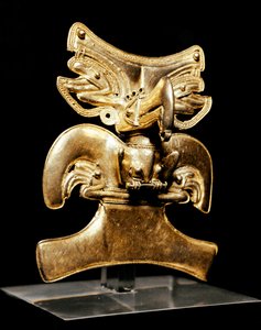 Pre-columbiansk konst, Tairona civilisation: fågelformat hänge i guld. 10-16 e.Kr. Bogota, Museo de oro