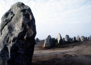 Megalitiska Carnac-monument i Kermario. av Prehistoric Prehistoric