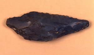 Stenpilspets upptäckt i Isolino di Varese (Italien). av Prehistoric Prehistoric